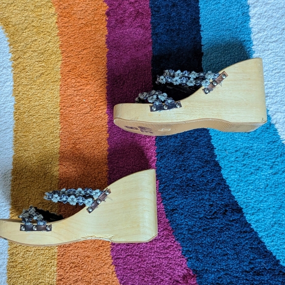 Platform Wooden Wedges with Floral Straps - Picture 6 of 15